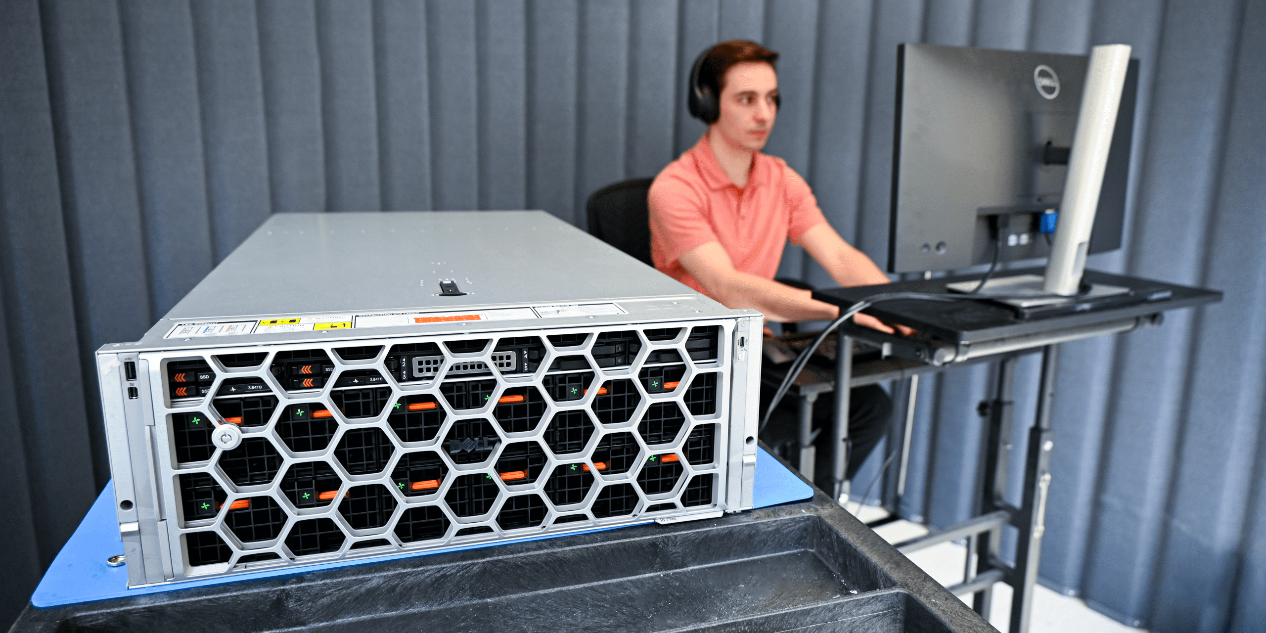 Why Enterprises Are Starting AI Deployments with the Liquid-Cooled Dell XE7745
